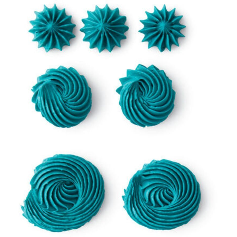 Wilton Decorating Tip #4B open ster spuitmond spuitresultaten met zes verschillende decoratie-effecten in turquoise glazuur, van stervormen tot roosjes en swirls, ideaal voor het decoreren van koekjes en cupcakes
