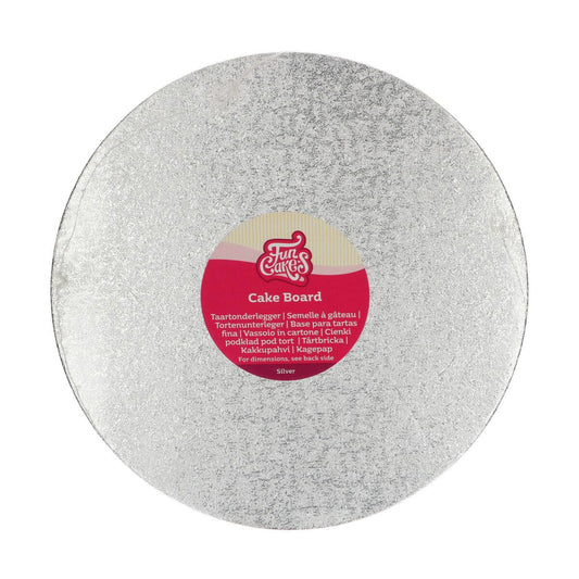 Rond zilverkleurig cake board van 27,5 cm met stevige afwerking, geschikt als onderbord voor grotere taarten en koekjessets.