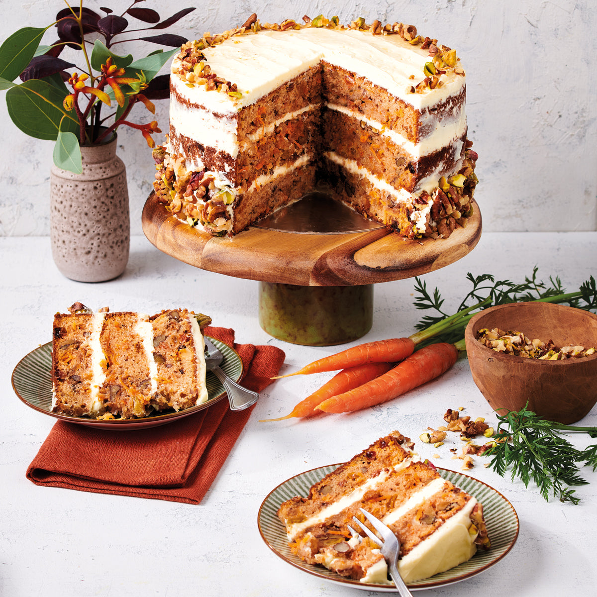 Carrot cake laagjestaart met roomkaasglazuur, gebakken met de Funcakes mix