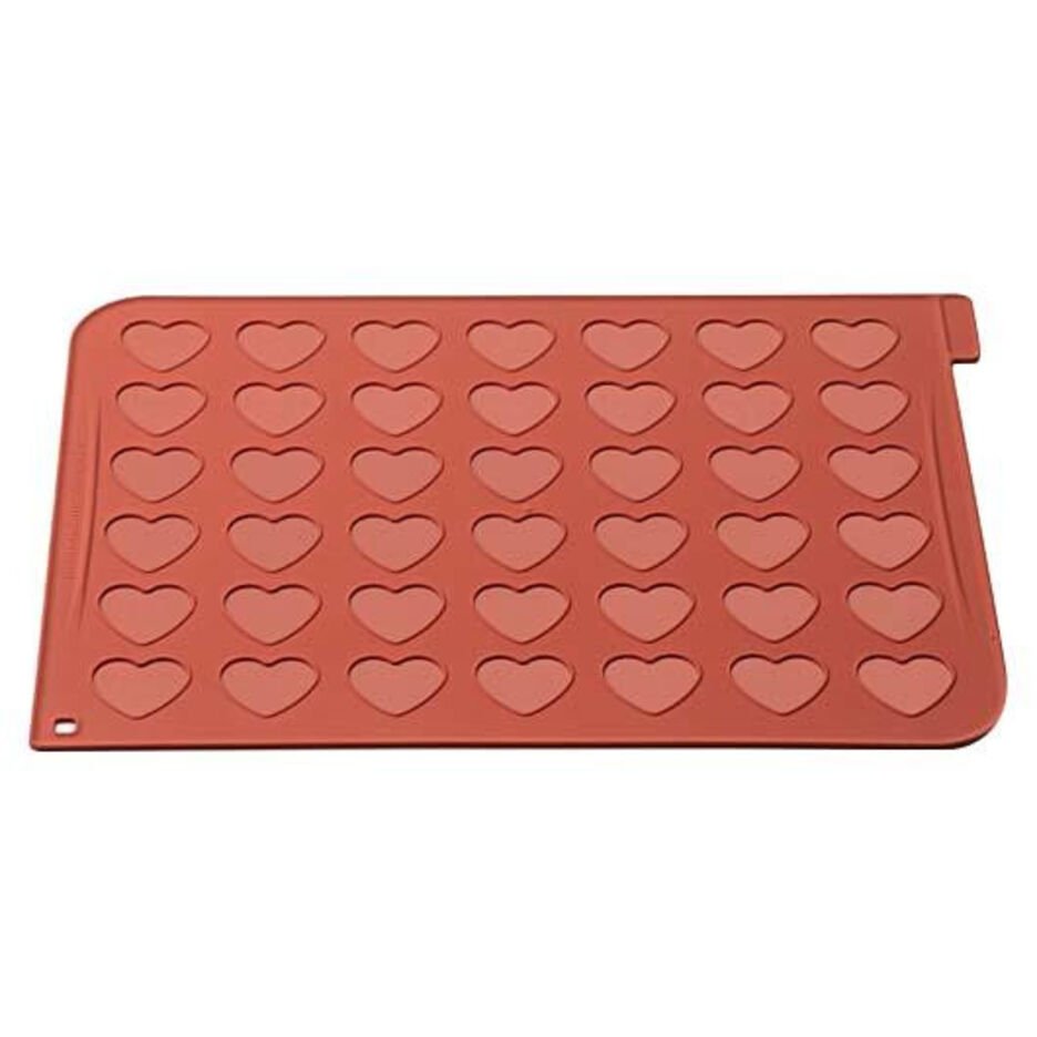Siliconen macaron mat van Silikomart met voorgedrukte hartjes voor het bakken van hartvormige macarons