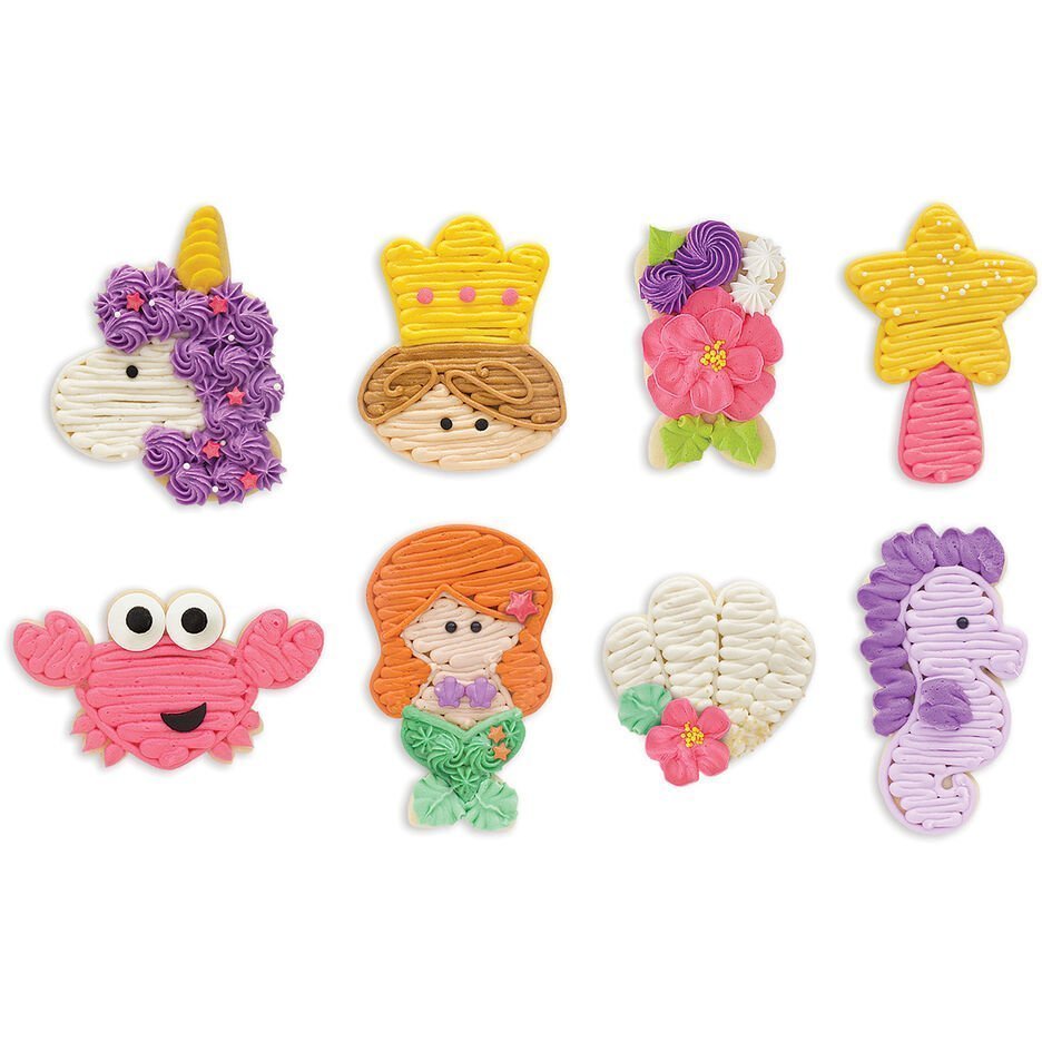 Inhoud van de Sweet Sugarbelle Fairy Tale set met uitstekers, spuitmondjes en spuitzakken